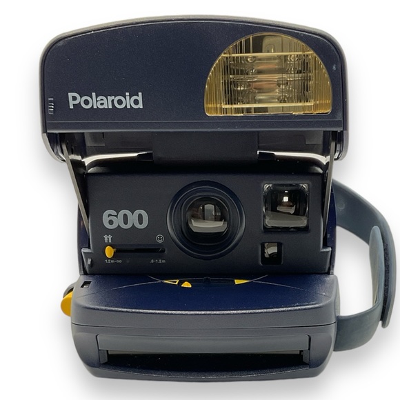 Polaroid Other - Polaroid 600 Series Round Point and Shoot Instant Film Vintage Camera
